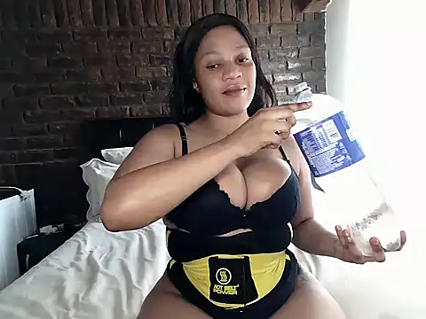 Snapshot of Alaiyasexy chatting on 02-01-26, 07:40 Alaiyasexy online show from 02-01-26, 07:40