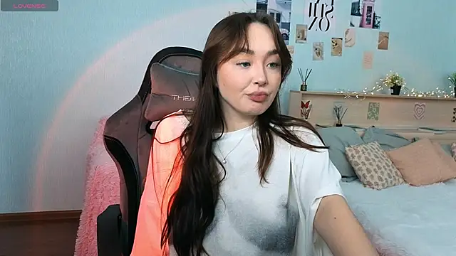 fallin lovee online show from 12-23-25, 05:27