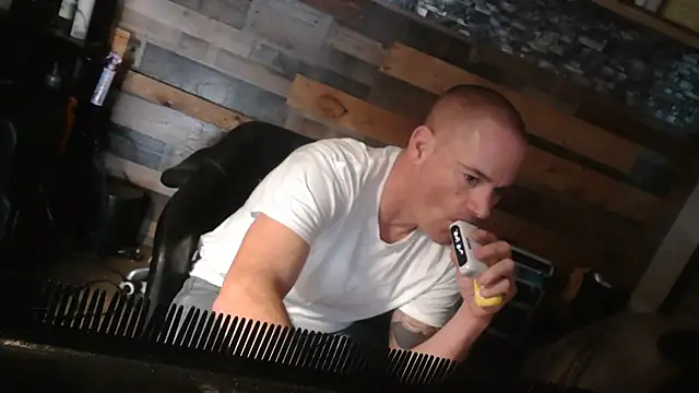 Snapshot of MISTERANDDEMI chatting on 01-08-26, 06:10 MISTERANDDEMI online show from 01-08-26, 06:10