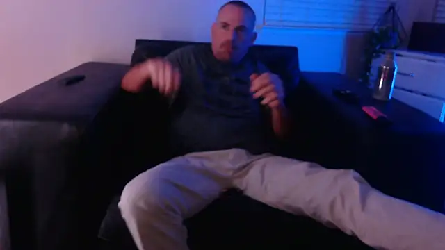 Snapshot of MISTERANDDEMI chatting on 02-13-26, 06:53 MISTERANDDEMI online show from 02-13-26, 06:53