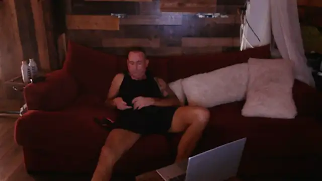 Snapshot of MISTERANDDEMI chatting on 02-17-26, 02:08 MISTERANDDEMI online show from 02-17-26, 02:08