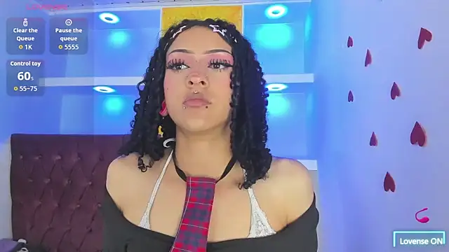 Snapshot of dolly_boob chatting on 02-15-26, 09:08 dolly boob online show from 02-15-26, 09:08