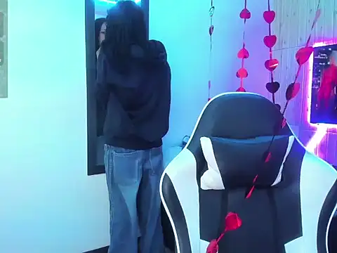 Snapshot of dolly_boob chatting on 02-19-26, 03:46 dolly boob online show from 02-19-26, 03:46