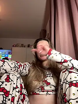 Snapshot of LilyLuck_ chatting on 12-23-25, 12:19 LilyLuck online show from 12-23-25, 12:19