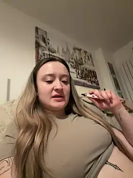 Snapshot of LilyLuck_ chatting on 02-07-26, 10:24 LilyLuck online show from 02-07-26, 10:24