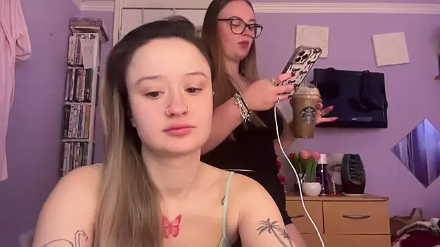 Snapshot of LilyLuck_ chatting on 02-19-26, 01:40 LilyLuck online show from 02-19-26, 01:40