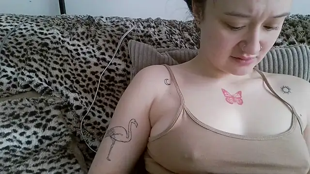 Snapshot of LilyLuck_ chatting on 03-08-26, 02:43 LilyLuck online show from 03-08-26, 02:43