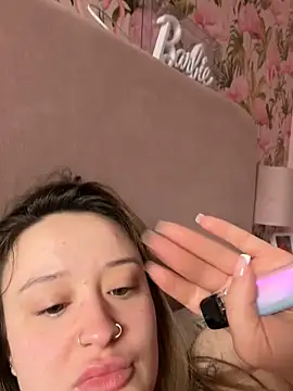 Snapshot of LilyLuck_ chatting on 03-11-26, 12:33 LilyLuck online show from 03-11-26, 12:33