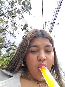 Snapshot of Ivy_enjoy chatting on 06-17-26, 05:25 Ivy enjoy online show from 06-17-26, 05:25