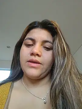Snapshot of Ivy_enjoy chatting on 07-23-26, 05:00 Ivy enjoy online show from 07-23-26, 05:00