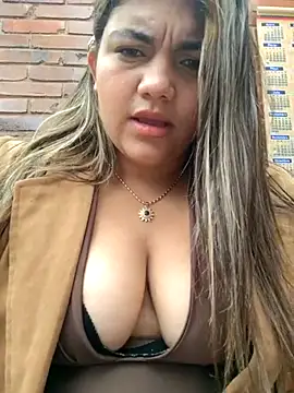 Snapshot of Ivy_enjoy chatting on 07-28-26, 06:20 Ivy enjoy online show from 07-28-26, 06:20