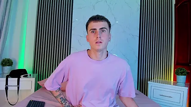 Snapshot of SpaceBoy1 chatting on 03-14-26, 10:48 SpaceBoy1 online show from 03-14-26, 10:48