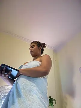 Snapshot of MiaSizzle chatting on 03-08-26, 02:04 MiaSizzle online show from 03-08-26, 02:04