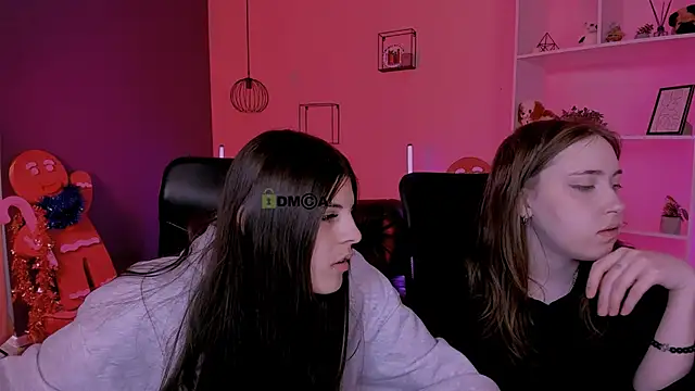 Snapshot of lizzie_boom_ chatting on 01-12-26, 08:14 lizzie boom online show from 01-12-26, 08:14