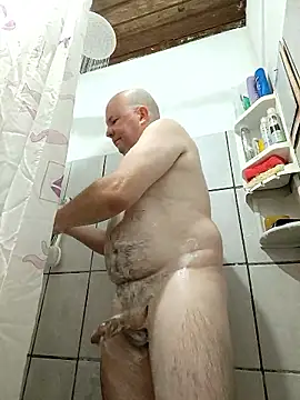 Snapshot of luis8558 chatting on 01-11-26, 11:04 luis8558 online show from 01-11-26, 11:04