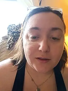 Snapshot of pinkcheetah12 chatting on 02-11-26, 05:40 pinkcheetah12 online show from 02-11-26, 05:40