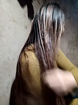 Snapshot of yula-bi chatting on 01-08-26, 02:03 yula-bi online show from 01-08-26, 02:03