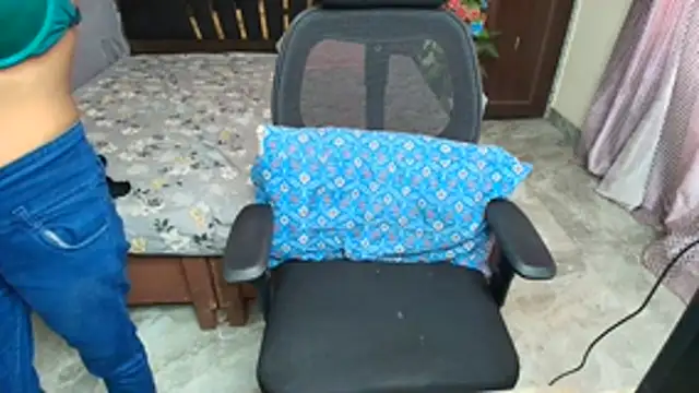 Snapshot of bold-smirthii chatting on 06-10-26, 04:23 bold-smirthii online show from 06-10-26, 04:23