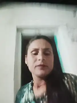 Snapshot of Cuty_priti chatting on 08-01-26, 04:39 Cuty priti online show from 08-01-26, 04:39