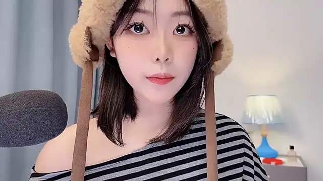 smalldaisy online show from 04-27-26, 02:09