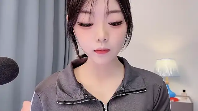 smalldaisy online show from 04-30-26, 02:07