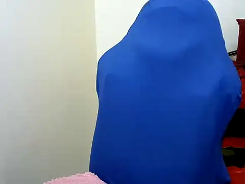 Snapshot of celine_margo chatting on 10-05-25, 10:02 celine margo online show from 10-05-25, 10:02