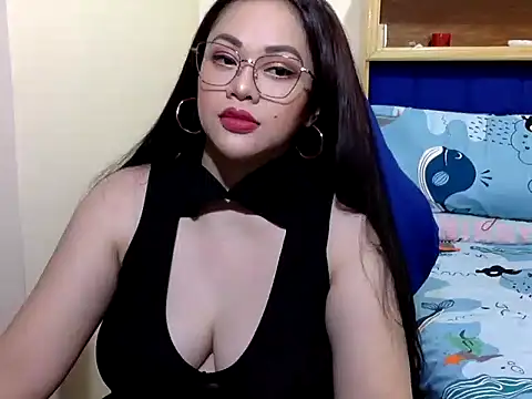 Snapshot of celine_margo chatting on 06-17-26, 05:10 celine margo online show from 06-17-26, 05:10