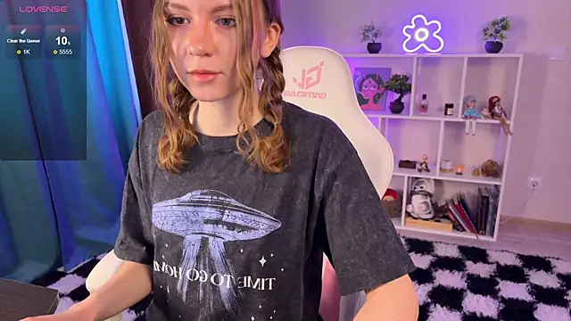 KellySunn online show from 04-26-26, 08:12