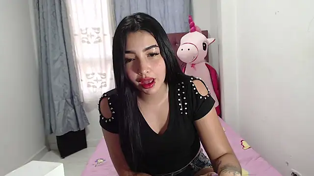 Snapshot of BrinsHilton_ chatting on 02-20-26, 08:31 BrinsHilton online show from 02-20-26, 08:31