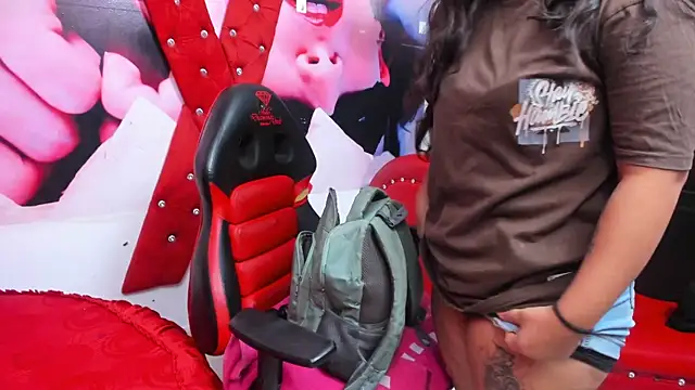 Snapshot of carolina_canndy chatting on 02-14-26, 02:52 carolina canndy online show from 02-14-26, 02:52