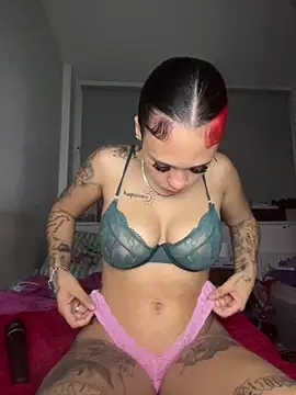 urprettygirlleenay online show from 05-12-26, 10:18