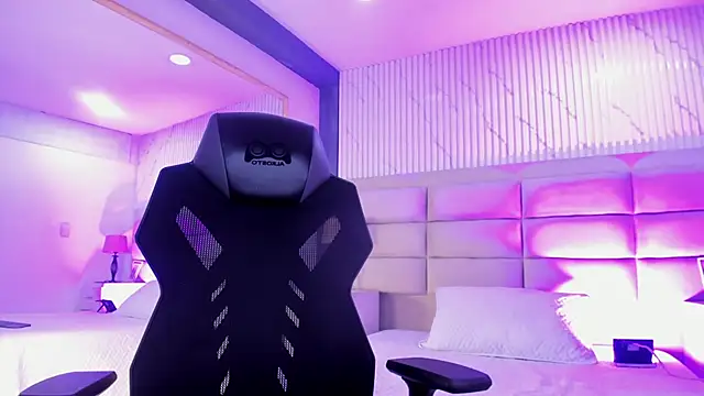 ManuelaEvans  online show from 02-16-26, 08:49