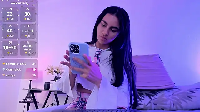 Snapshot of ManuelaEvans_ chatting on 05-19-26, 01:56 ManuelaEvans online show from 05-19-26, 01:56