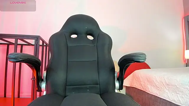 Snapshot of Charlotteinpole chatting on 02-13-26, 04:08 Charlotteinpole online show from 02-13-26, 04:08