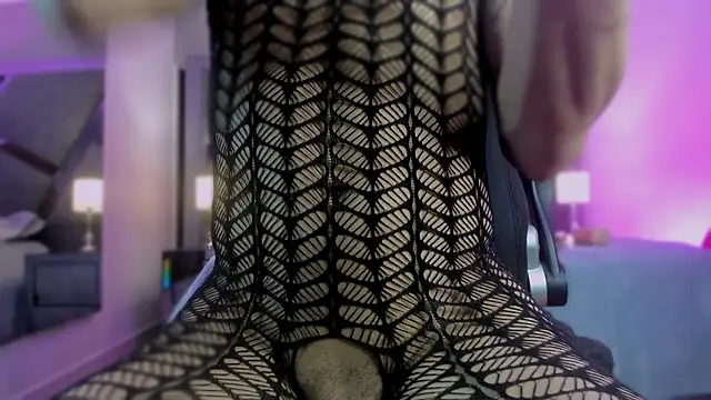 Snapshot of Charlotteinpole chatting on 03-12-26, 04:18 Charlotteinpole online show from 03-12-26, 04:18