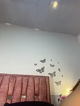 Snapshot of Violetta_Moretti chatting on 01-14-26, 12:38 Violetta Moretti online show from 01-14-26, 12:38