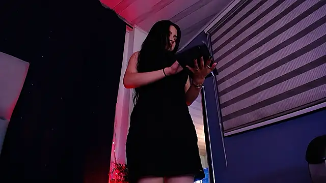 Snapshot of Emilyy05_ chatting on 02-03-26, 03:04 Emilyy05 online show from 02-03-26, 03:04