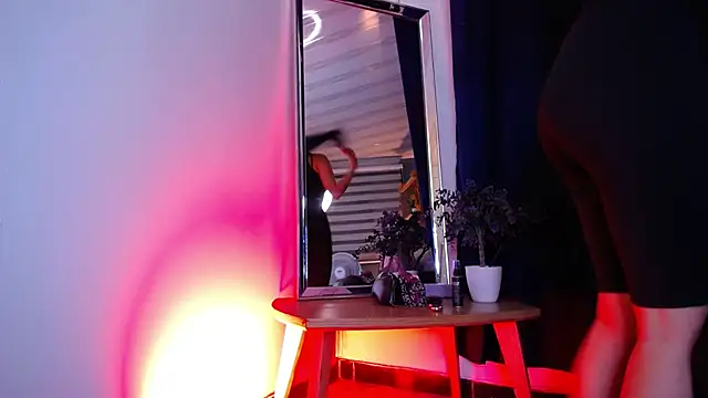 Snapshot of Emilyy05_ chatting on 02-25-26, 03:05 Emilyy05 online show from 02-25-26, 03:05