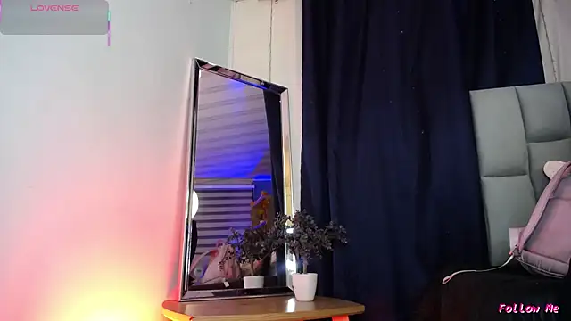 Snapshot of Emilyy05_ chatting on 03-01-26, 03:19 Emilyy05 online show from 03-01-26, 03:19