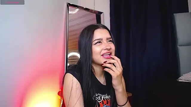 Emilyy05  online show from 03-26-26, 01:11