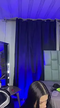 Emilyy05  online show from 04-24-26, 12:57