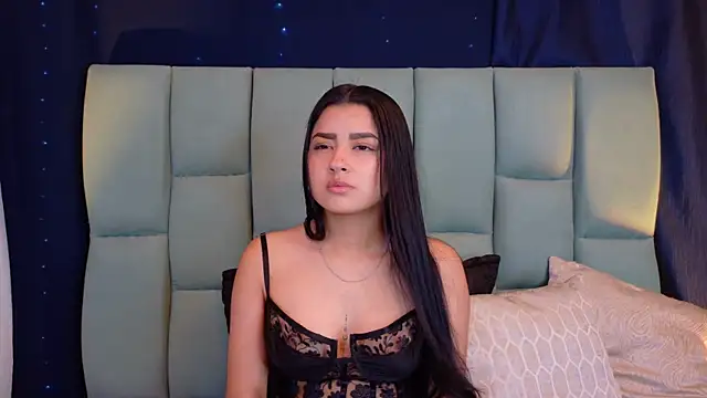 Emilyy05  online show from 07-16-26, 12:38