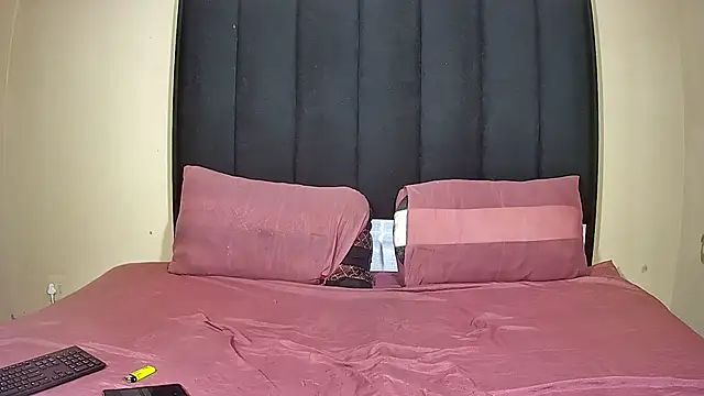 DesiredQueen27 online show from 02-18-26, 03:30