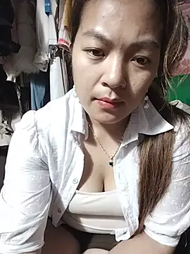 Snapshot of Lucky_cutee chatting on 05-20-26, 03:34 Lucky cutee online show from 05-20-26, 03:34