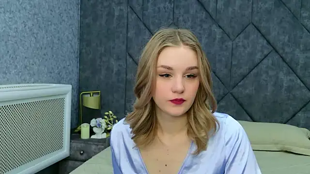 Snapshot of Molly_Voss chatting on 03-10-26, 10:31 Molly Voss online show from 03-10-26, 10:31