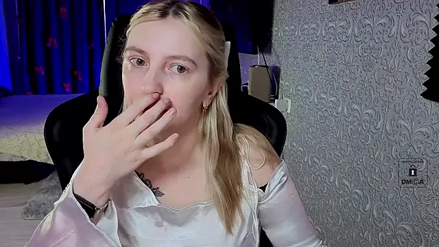 Snapshot of Eva_Vibe_ chatting on 02-11-26, 04:17 Eva Vibe online show from 02-11-26, 04:17