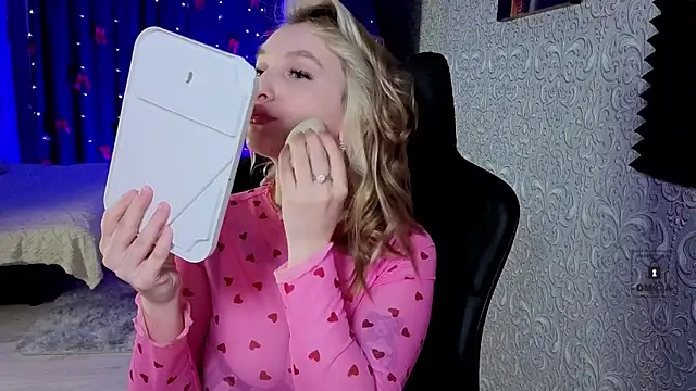 Snapshot of Eva_Vibe_ chatting on 02-15-26, 06:04 Eva Vibe online show from 02-15-26, 06:04