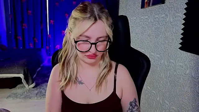 Snapshot of Eva_Vibe_ chatting on 02-26-26, 04:33 Eva Vibe online show from 02-26-26, 04:33