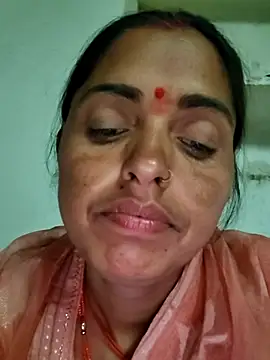 Snapshot of Mahima_rani34 chatting on 03-05-26, 05:42 Mahima rani34 online show from 03-05-26, 05:42