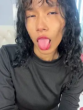 Snapshot of HampenSweet chatting on 03-12-26, 12:44 HampenSweet online show from 03-12-26, 12:44